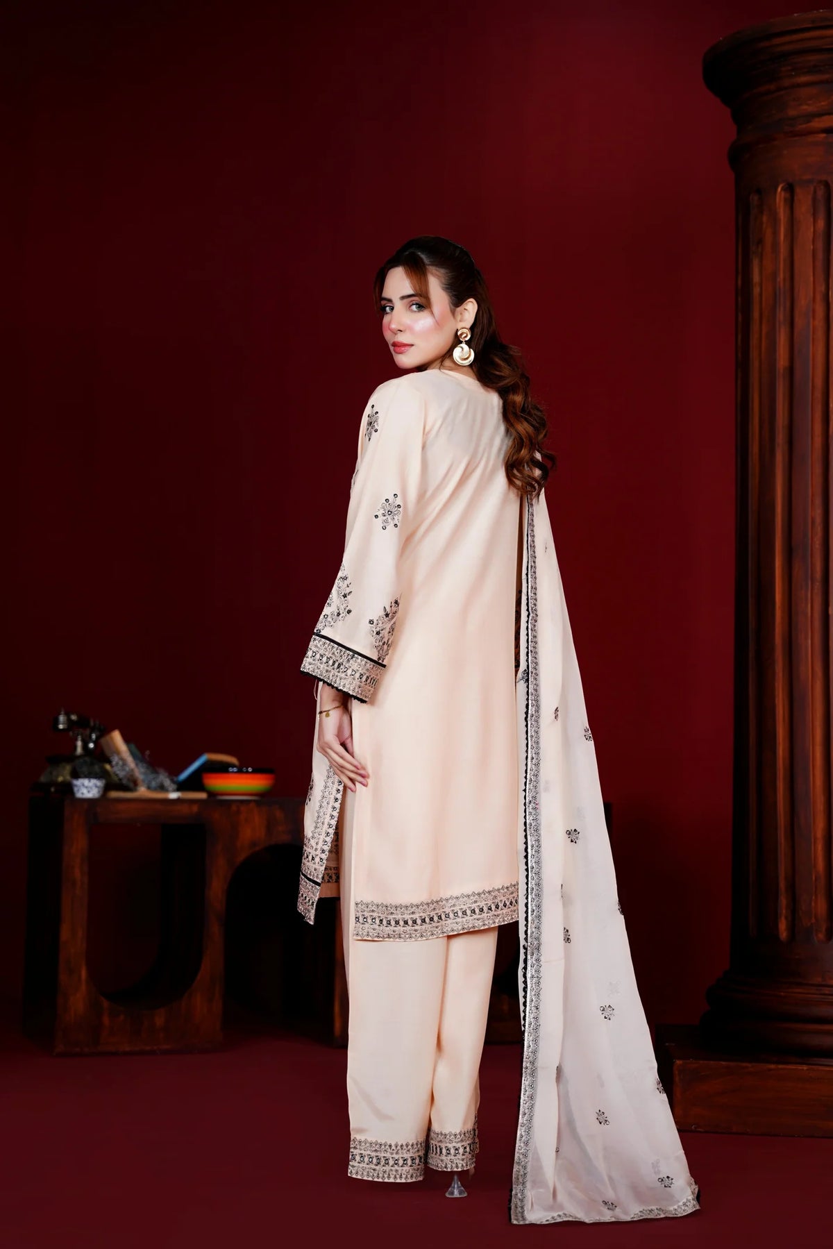 Elegant Beige  3-Piece Set