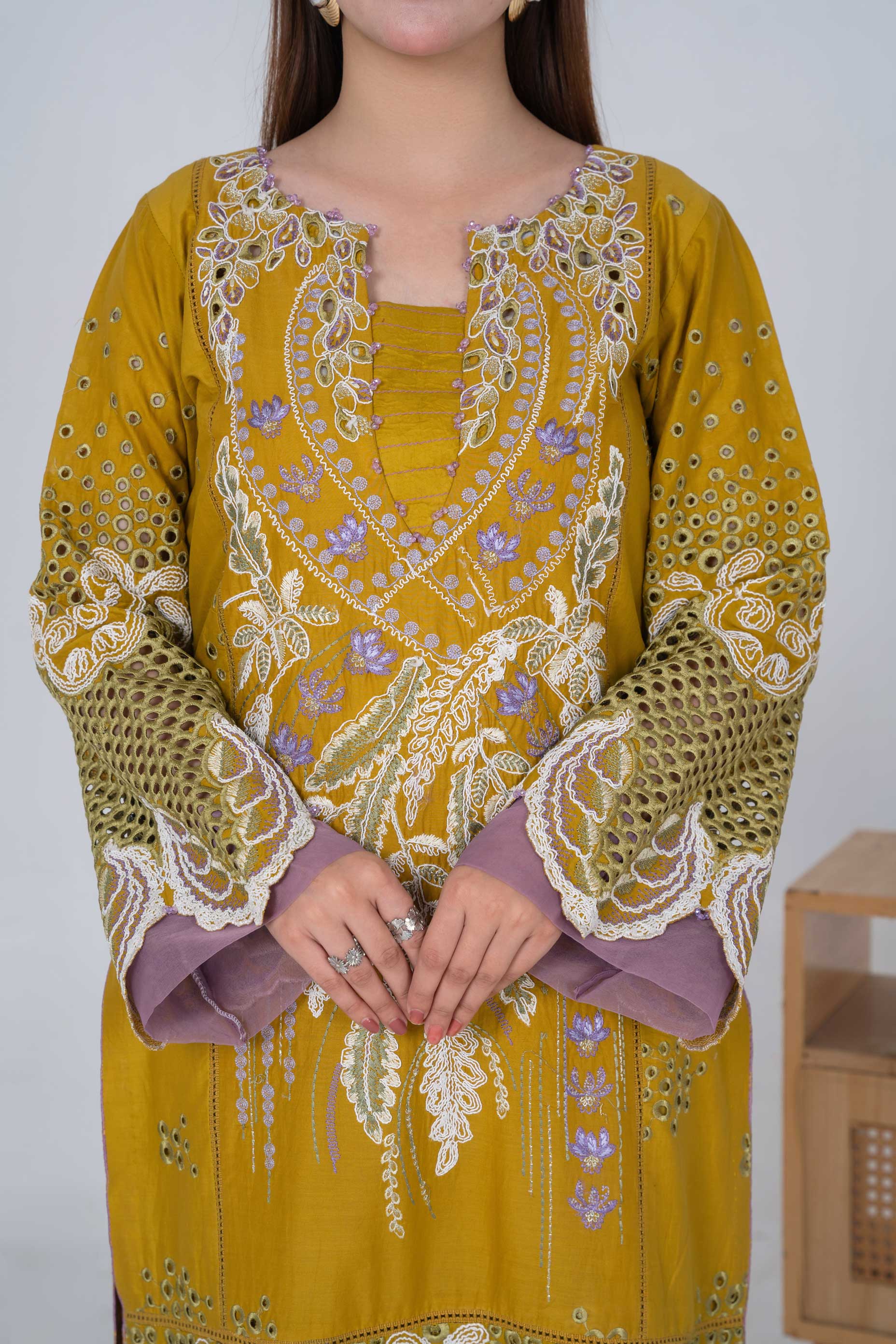 Embroided Lawn Suit 3 Piece Pret