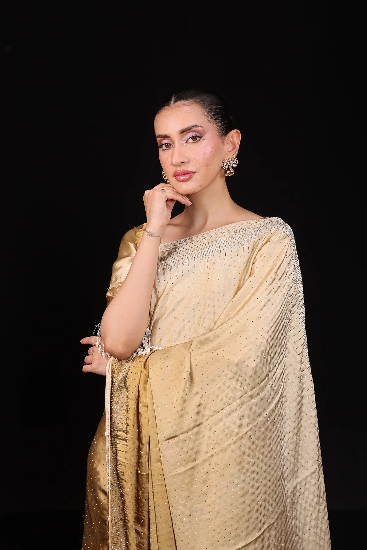 Gold luxe Embroidered Silk Saree 2Pcs