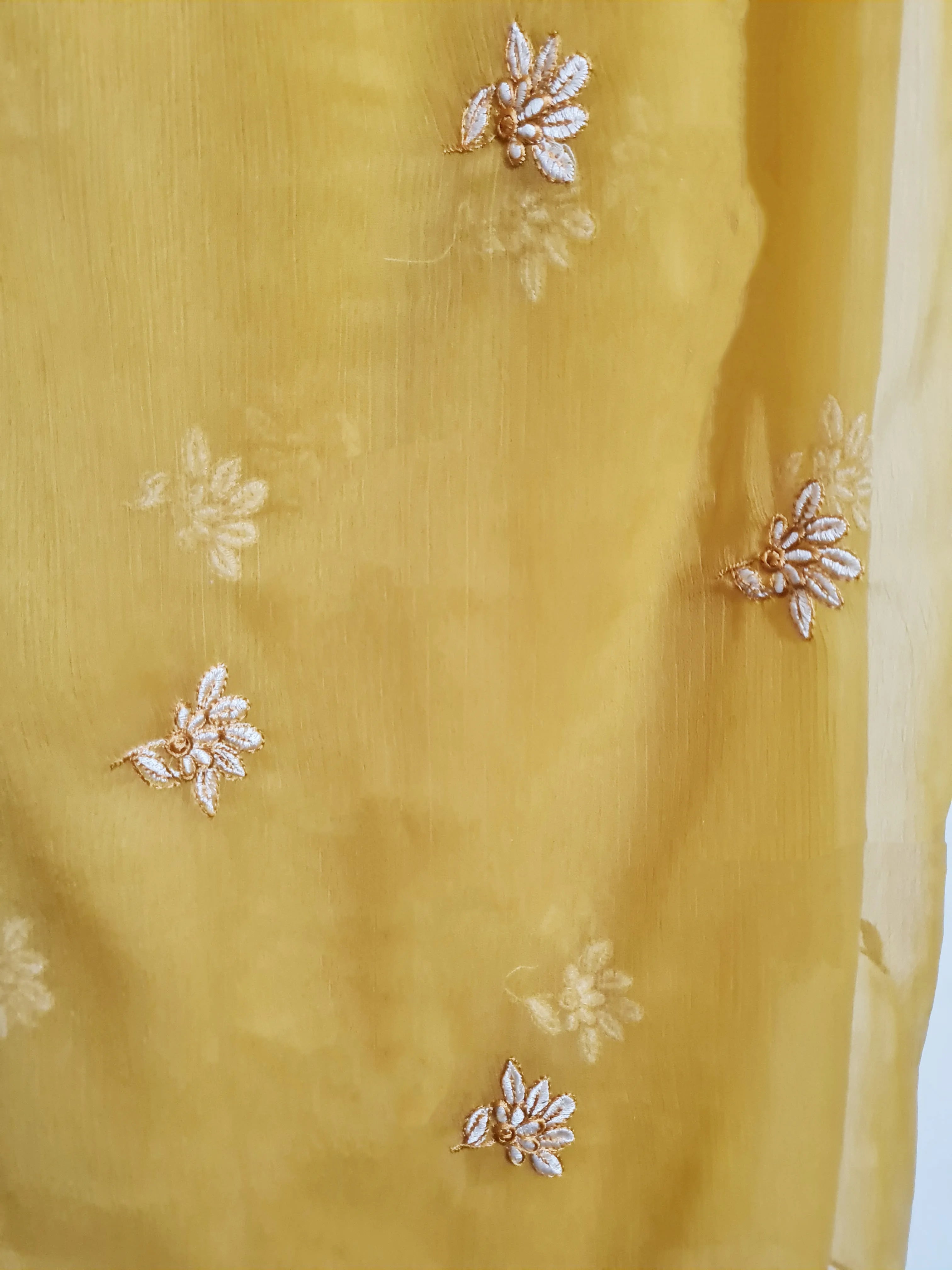 Hoor Silk Duppata – Luxurious Soft Finish