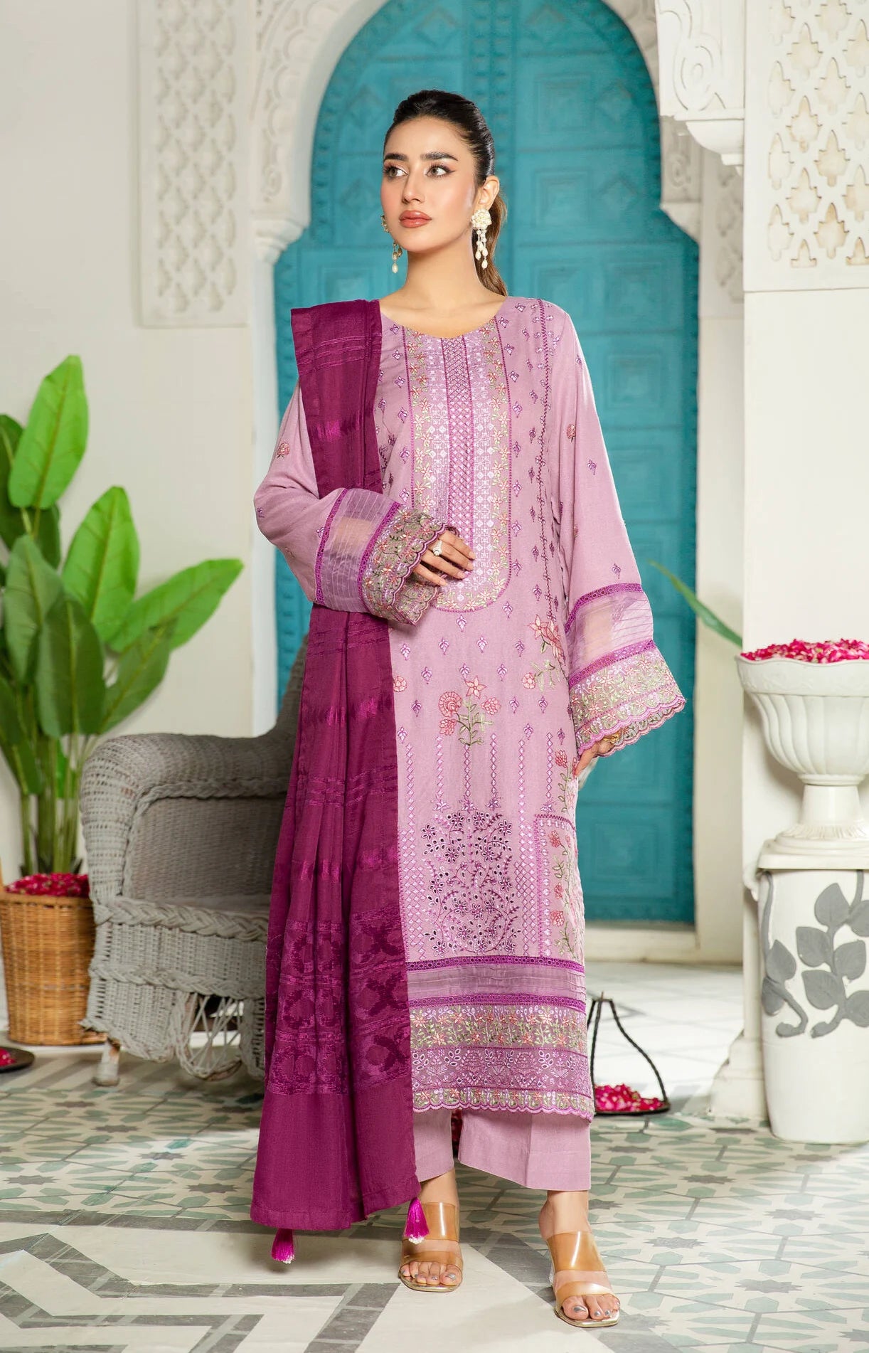 Rawayat R-09 : Embroidered Slub Karandi 3PC