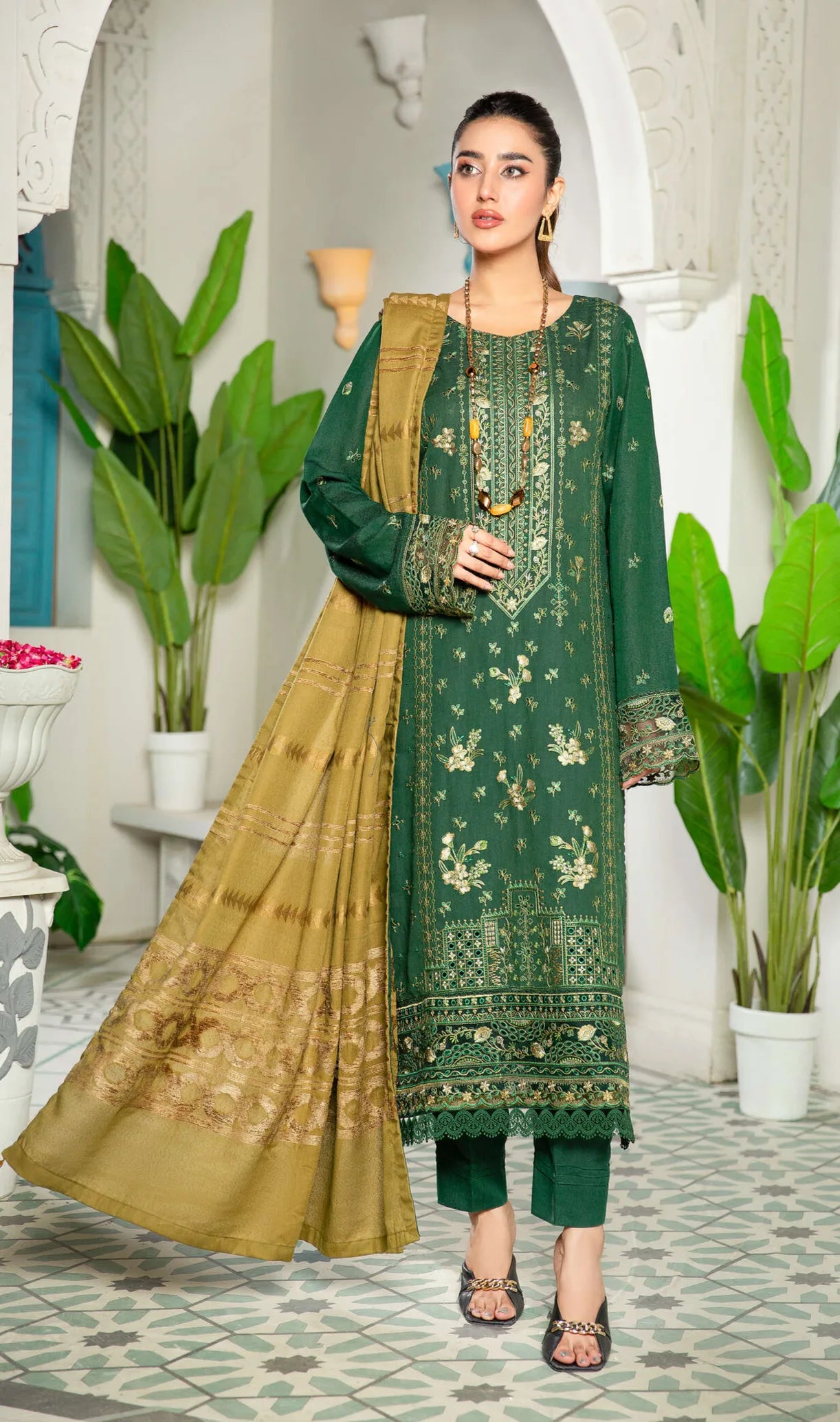 Rawayat R-10 : Embroidered Slub Karandi 3PC