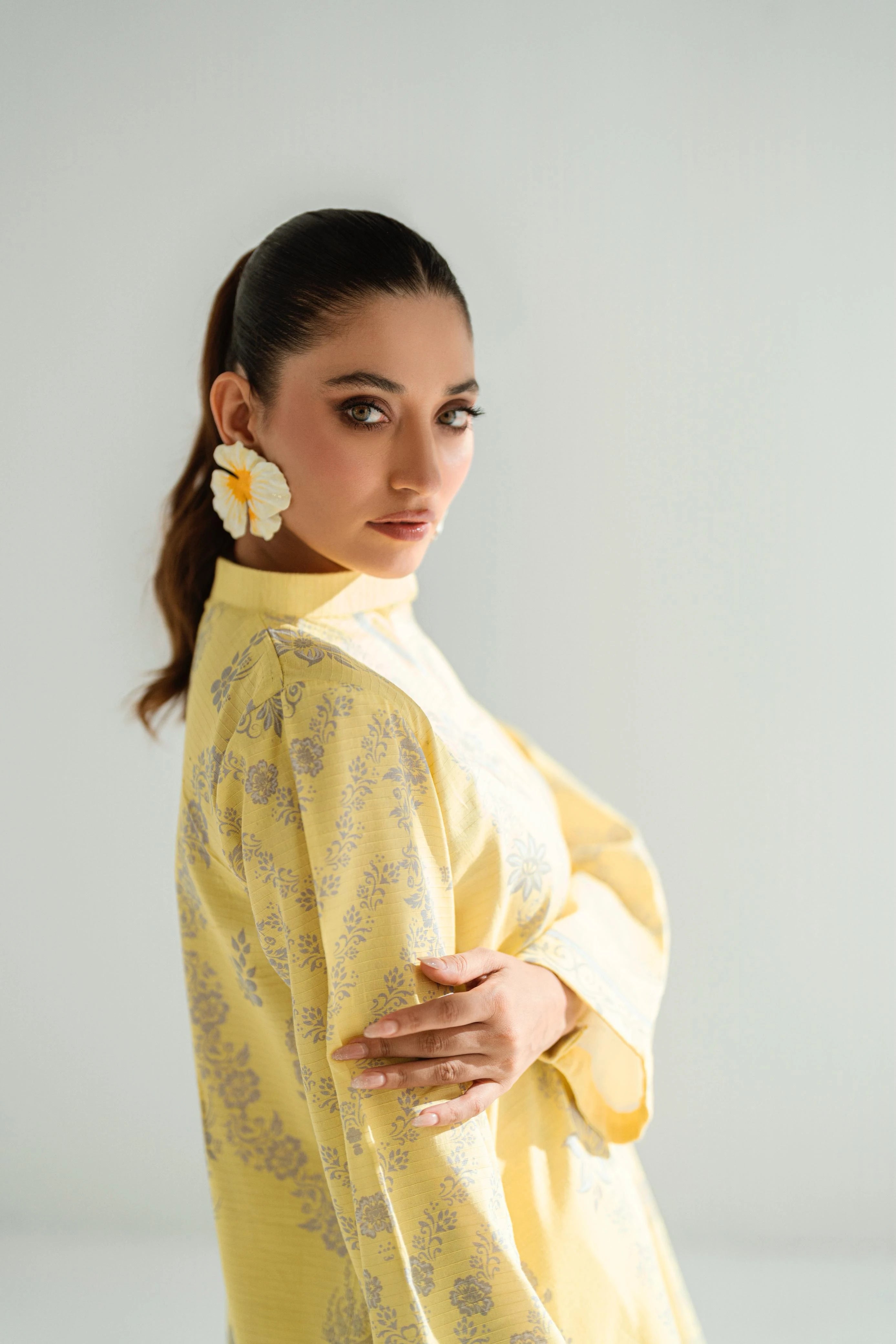 girl posing in yellow dress by buraqstore traditional style