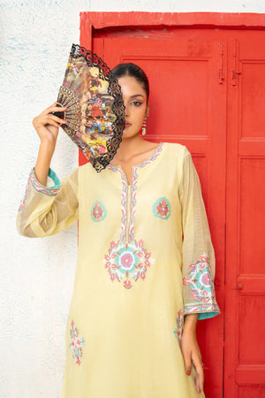 girl posing in yellow party dress by buraqstore elegant look