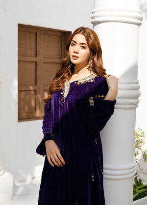 New velvet dress design for wedding wear from BuraqStore Arsh collection in rich premium velvet.