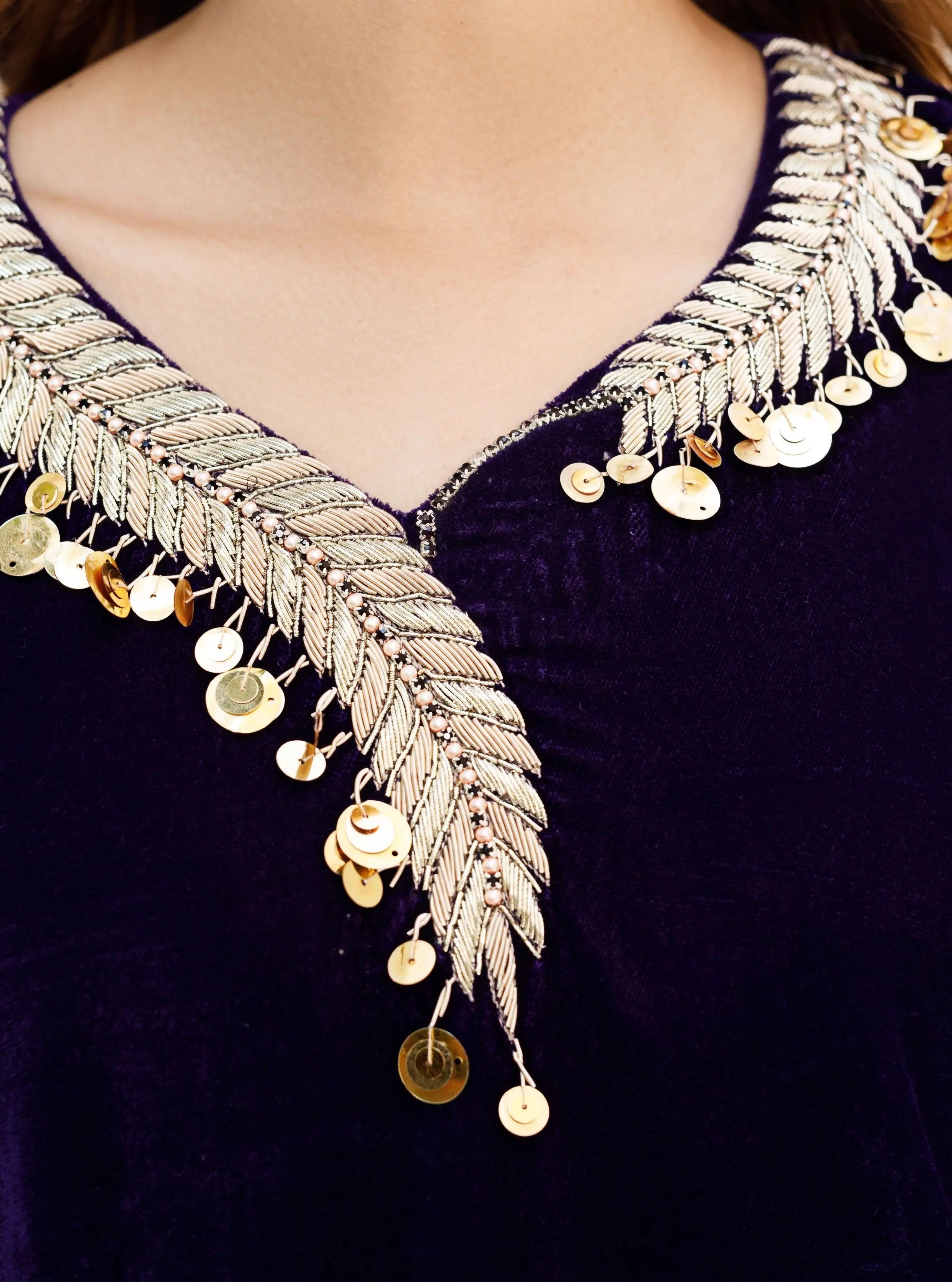 Plain velvet suit design for women from Arsh Velvet Pret Collection with a clean and graceful style by Buraqstore.