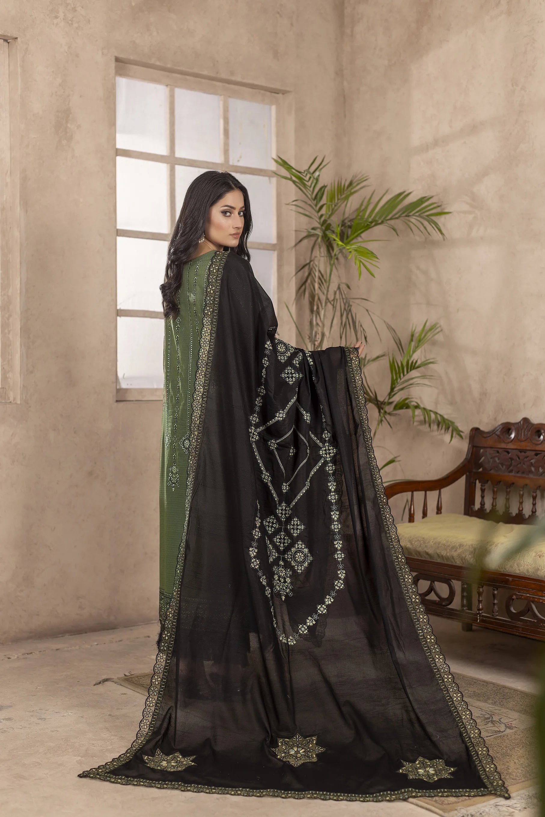 Qalb D-38 Luxury Embroidered Lawn – Unstitched 3Pc