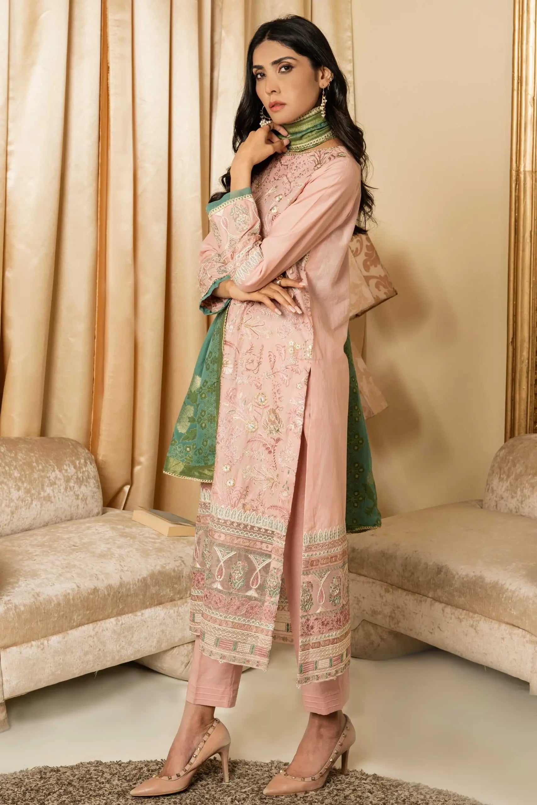 Paisley Graden Embroidered Lawn Pret 3pc