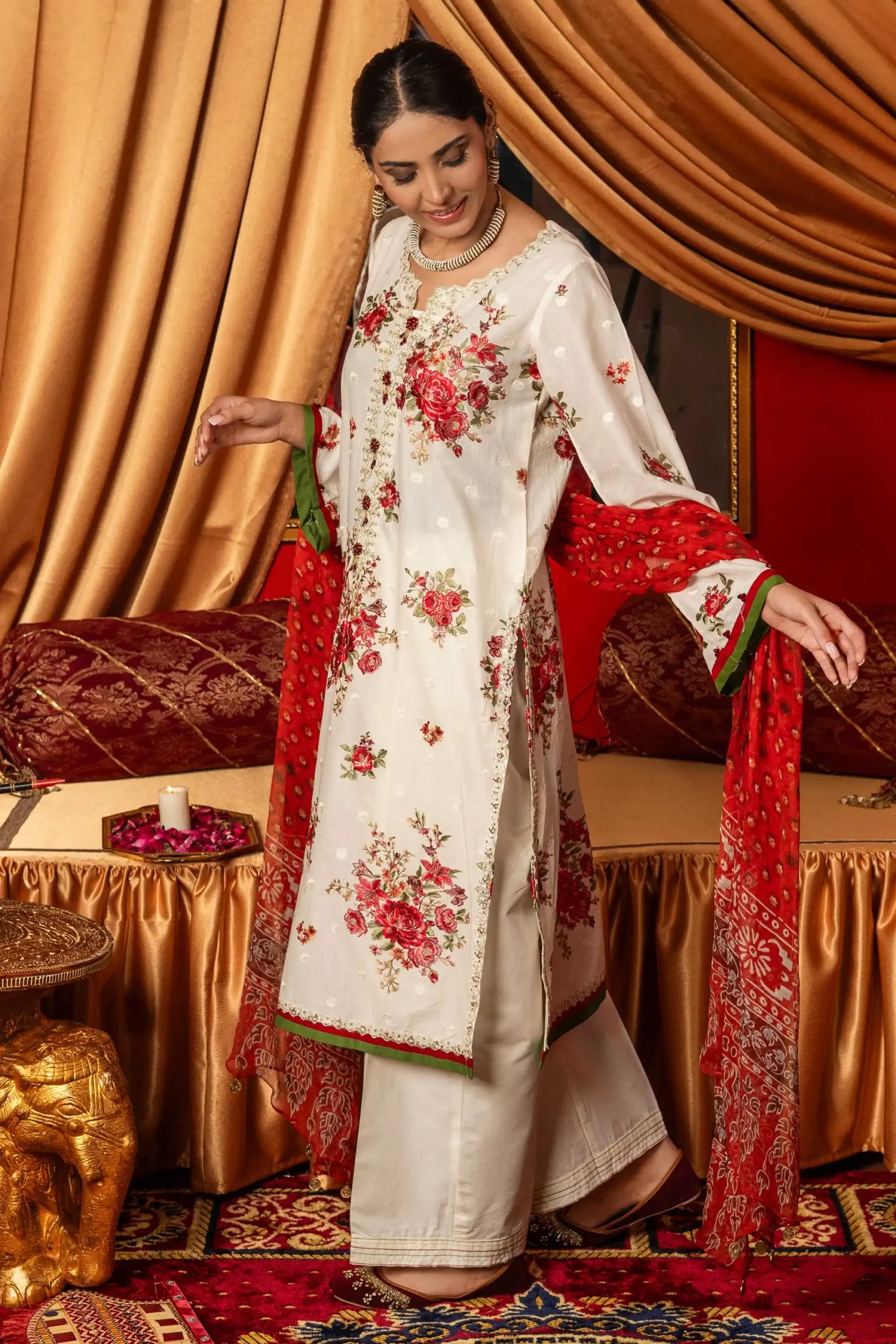 Sparkle White Embroidered Lawn Pret 3pc