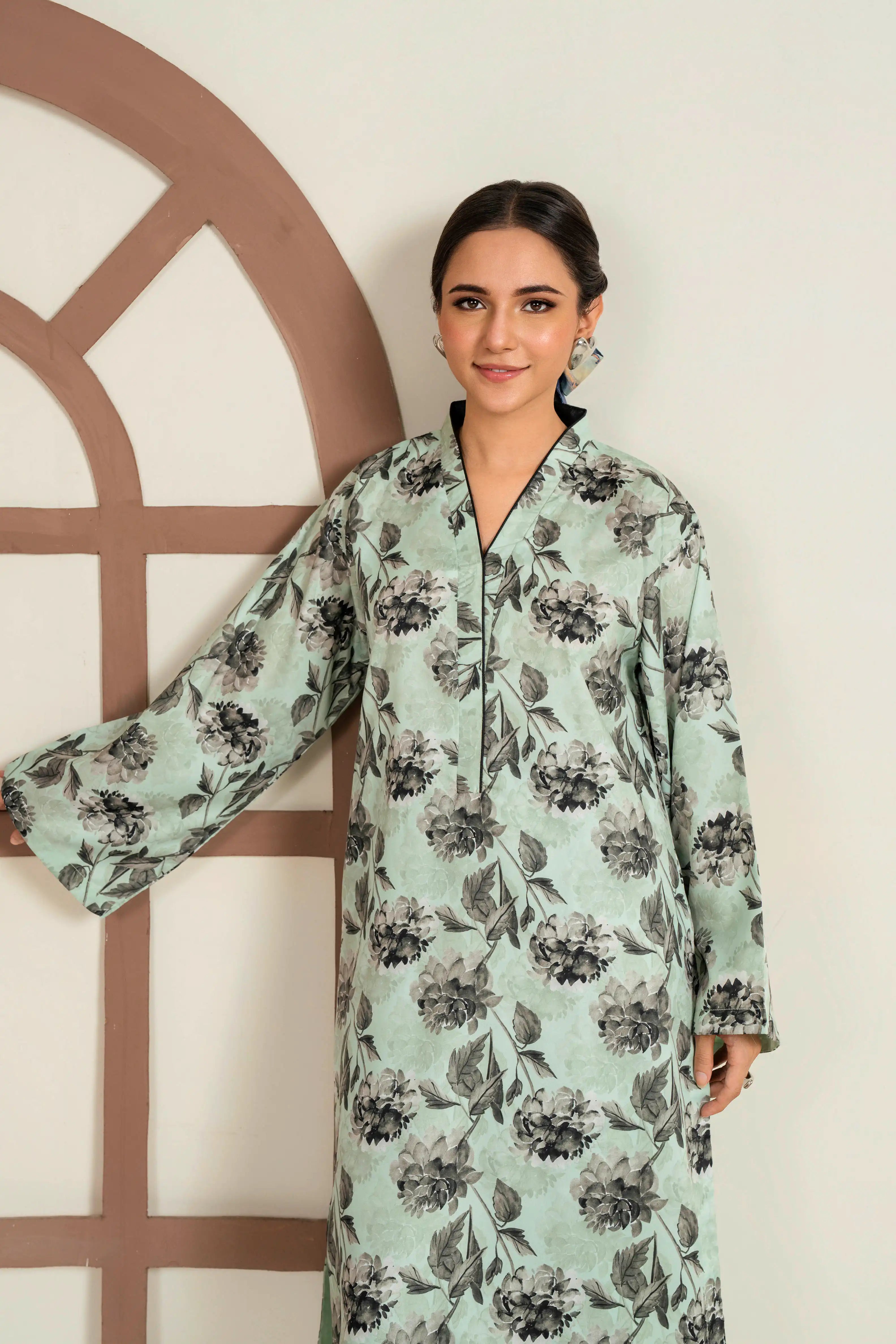 Velira Silk – Western Co Ord Sets Pakistan (2PCs)
