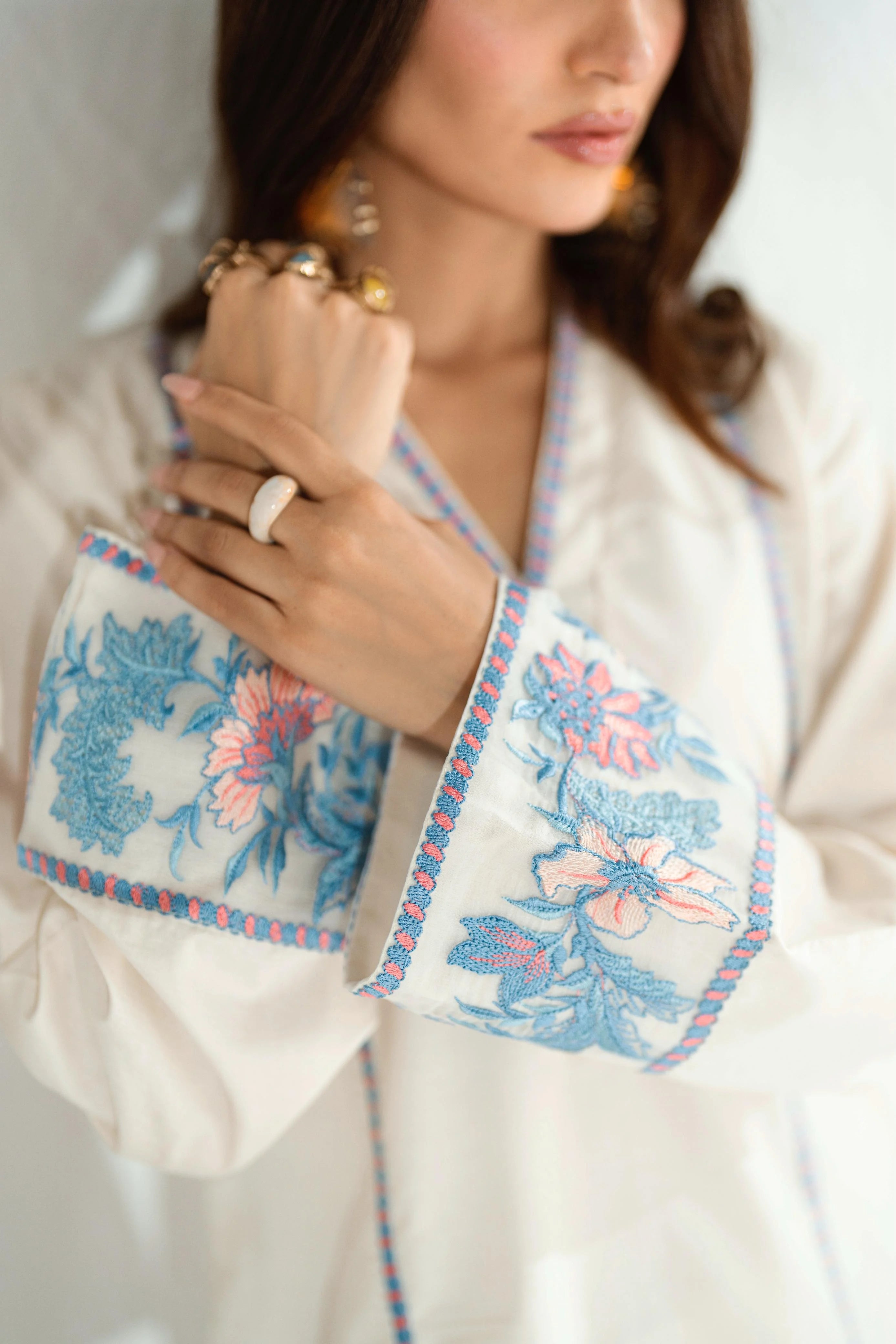 SF 243 Embroidered Lawn Pret 2 PCs