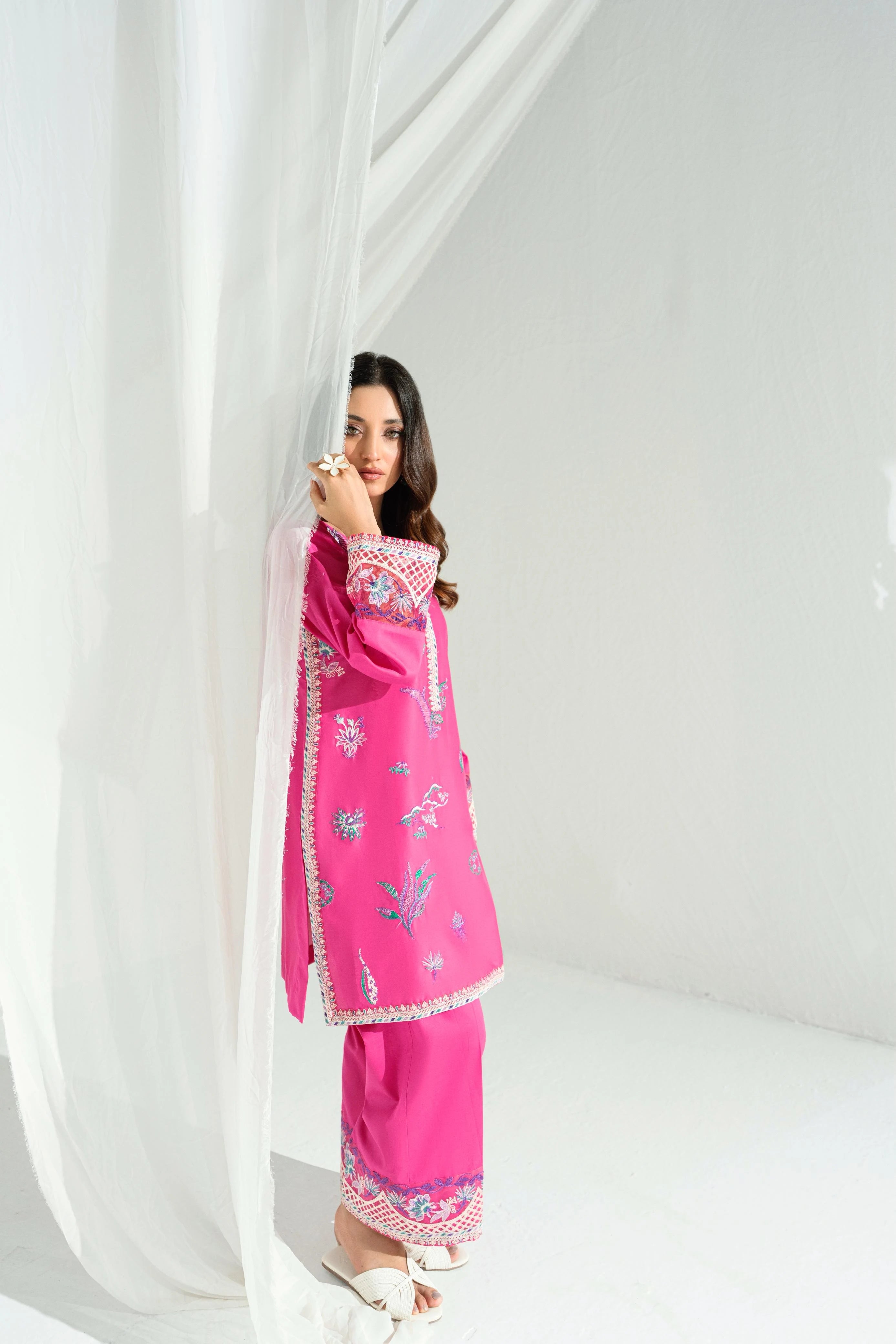 SF 242 Embroidered Lawn Pret 2 PCs