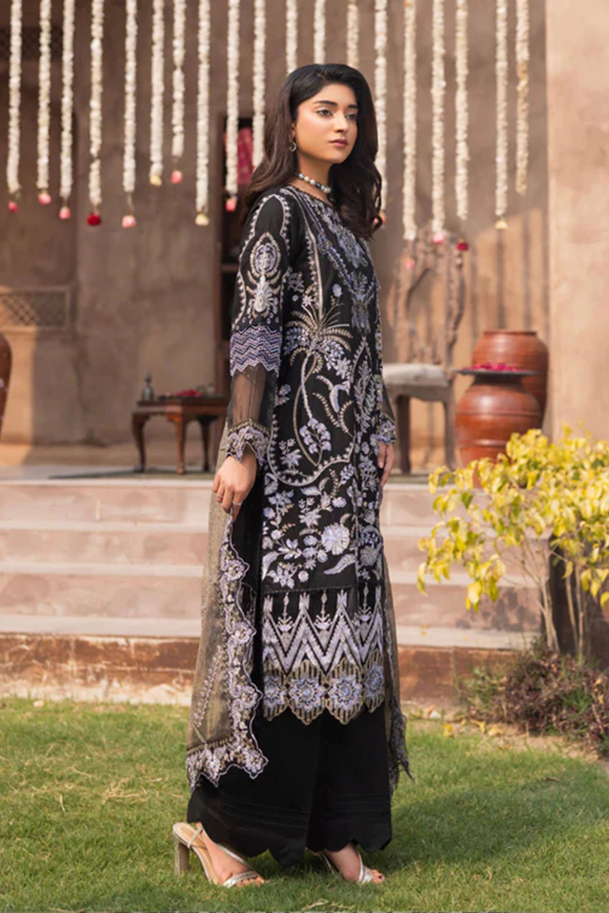 Black Royale Pret 3-Pieces Set