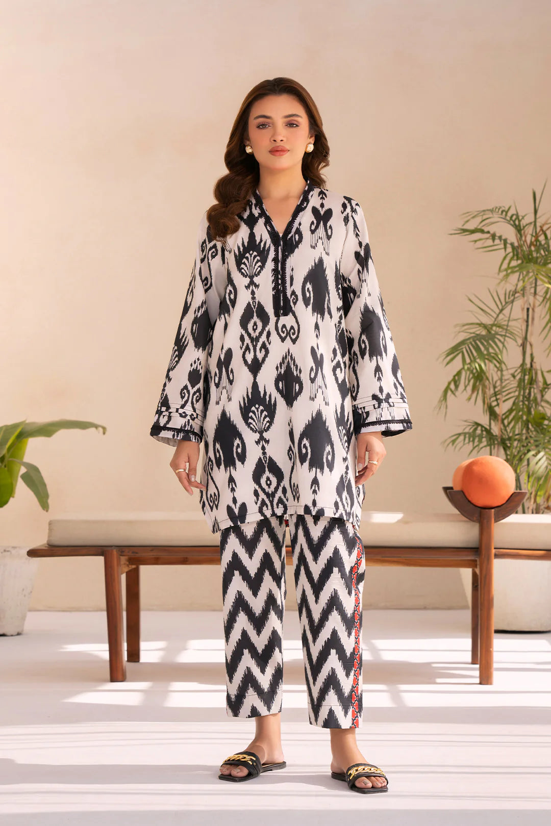 Monochrome Muse Lawn 2 PCs