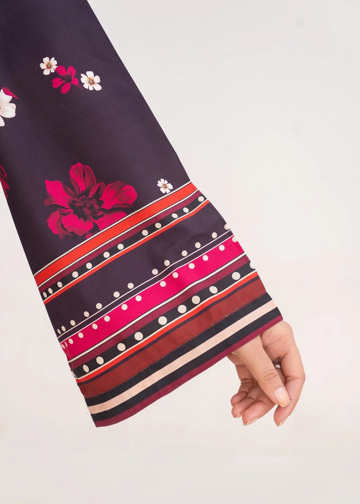 Women wearing dark blue dress, back view of the printed grip shirt and trouser, Buraqstore