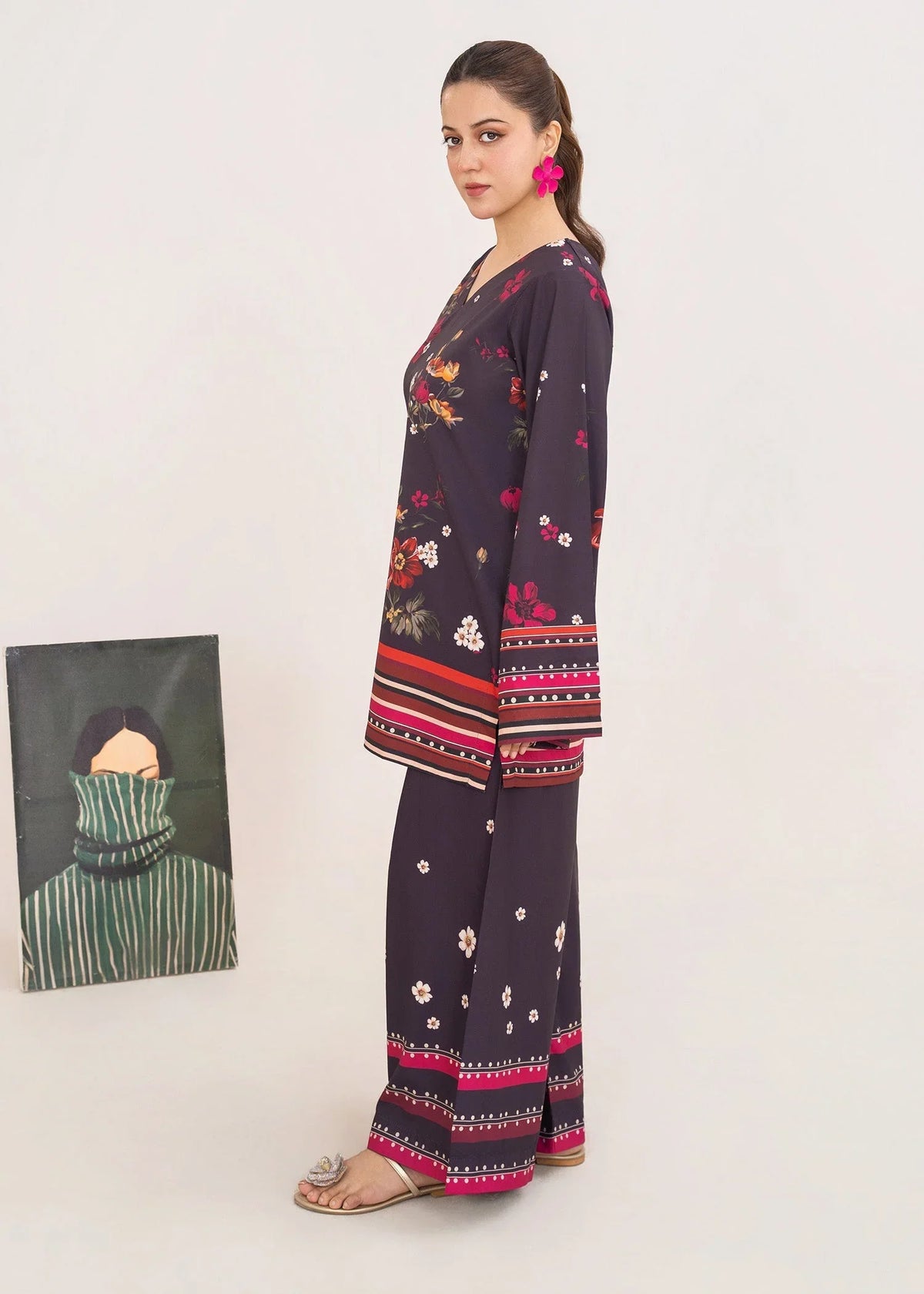 Model wearing dark blue dress as a daily outfit, shop printed grip 2PC set at Buraqstore