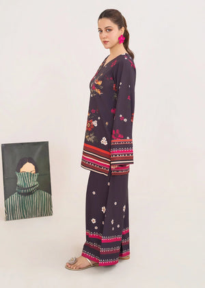 Model wearing dark blue dress as a daily outfit, shop printed grip 2PC set at Buraqstore