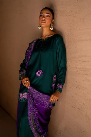 Model wearing green rayon silk suit with matching rayon silk trouser, side view of the 3PC set at Buraqstore