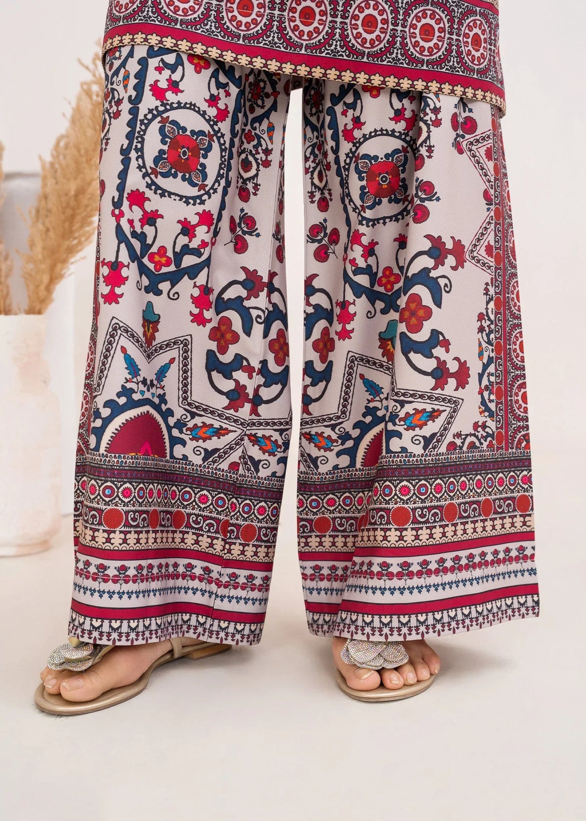 Women wearing ivory lawn co ord sets Pakistan as a light casual outfit, shop printed poly lawn 2-piece at Buraqstore