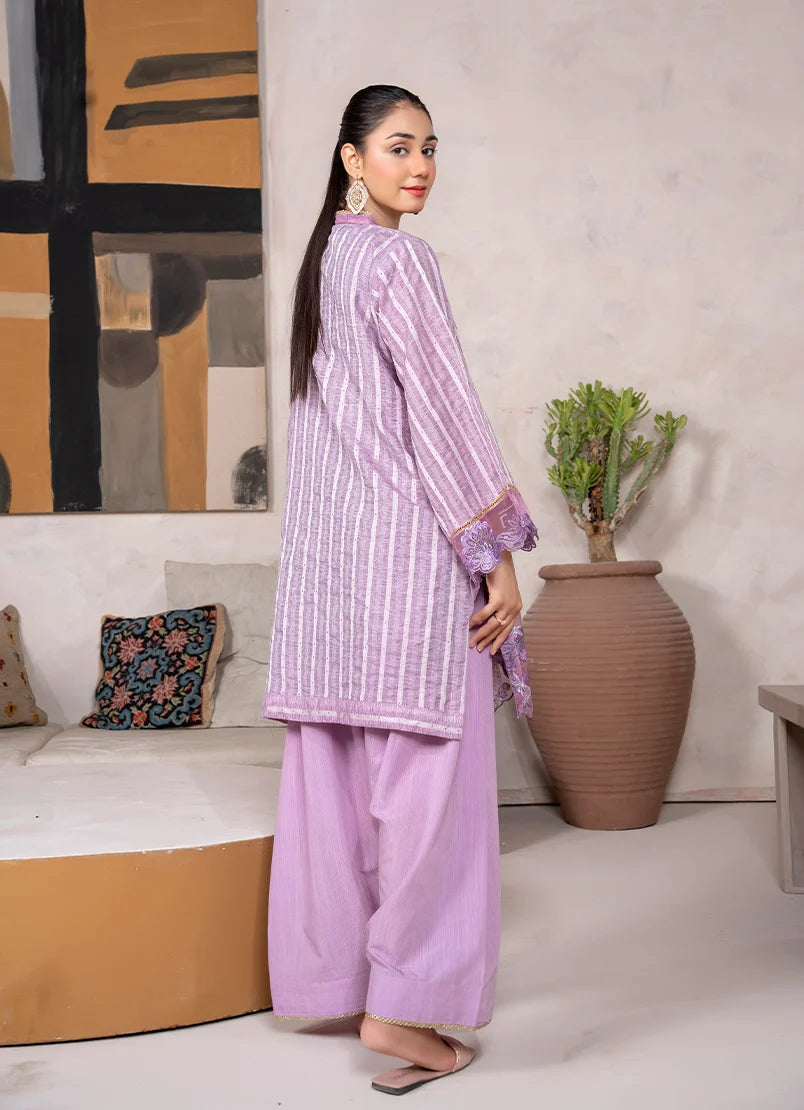 Women wearing lavender dress, close-up of the embroidery on the jacquard fabric texture, Buraqstore