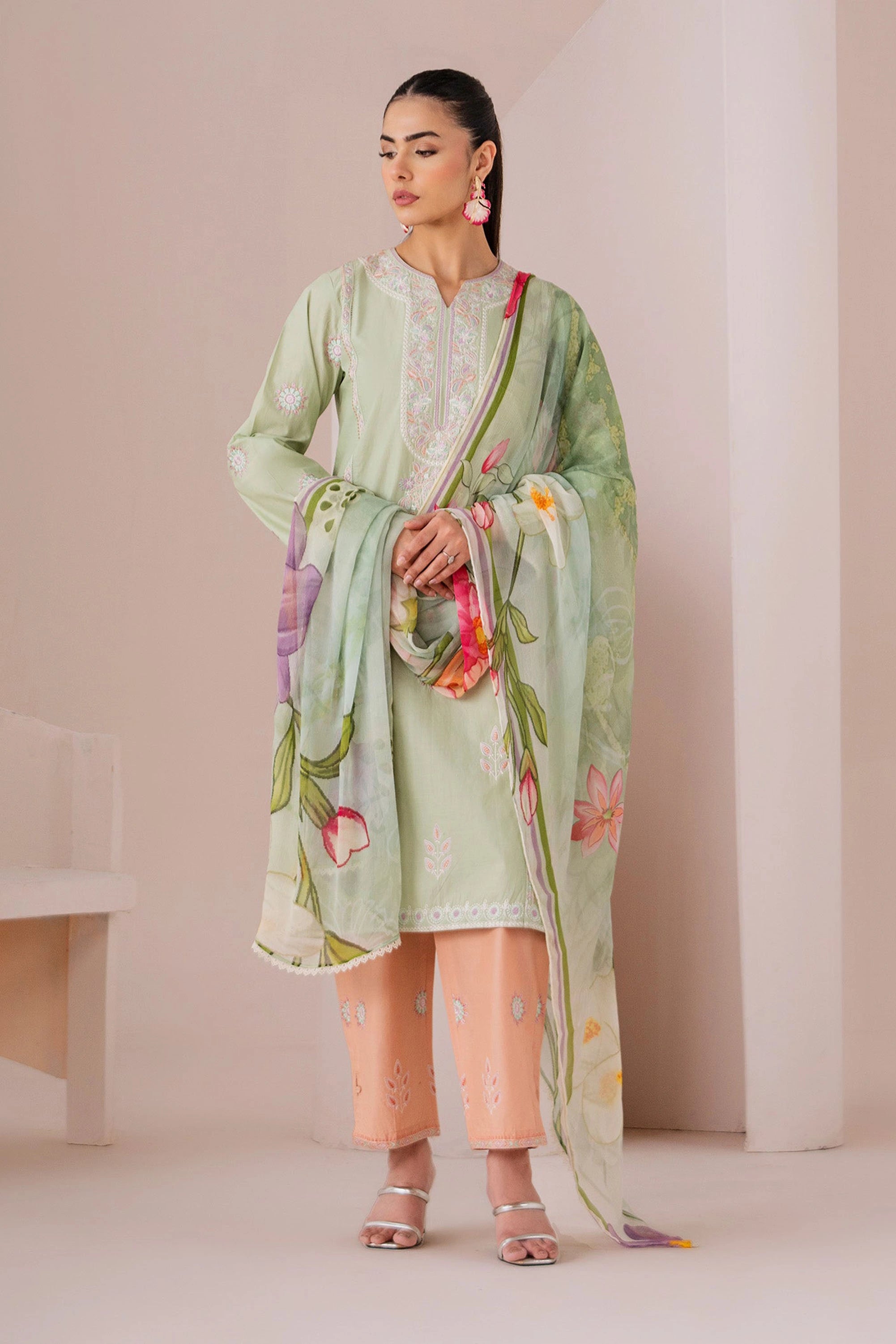 Embroidered Cotton Lawn 07 3-Piece Set