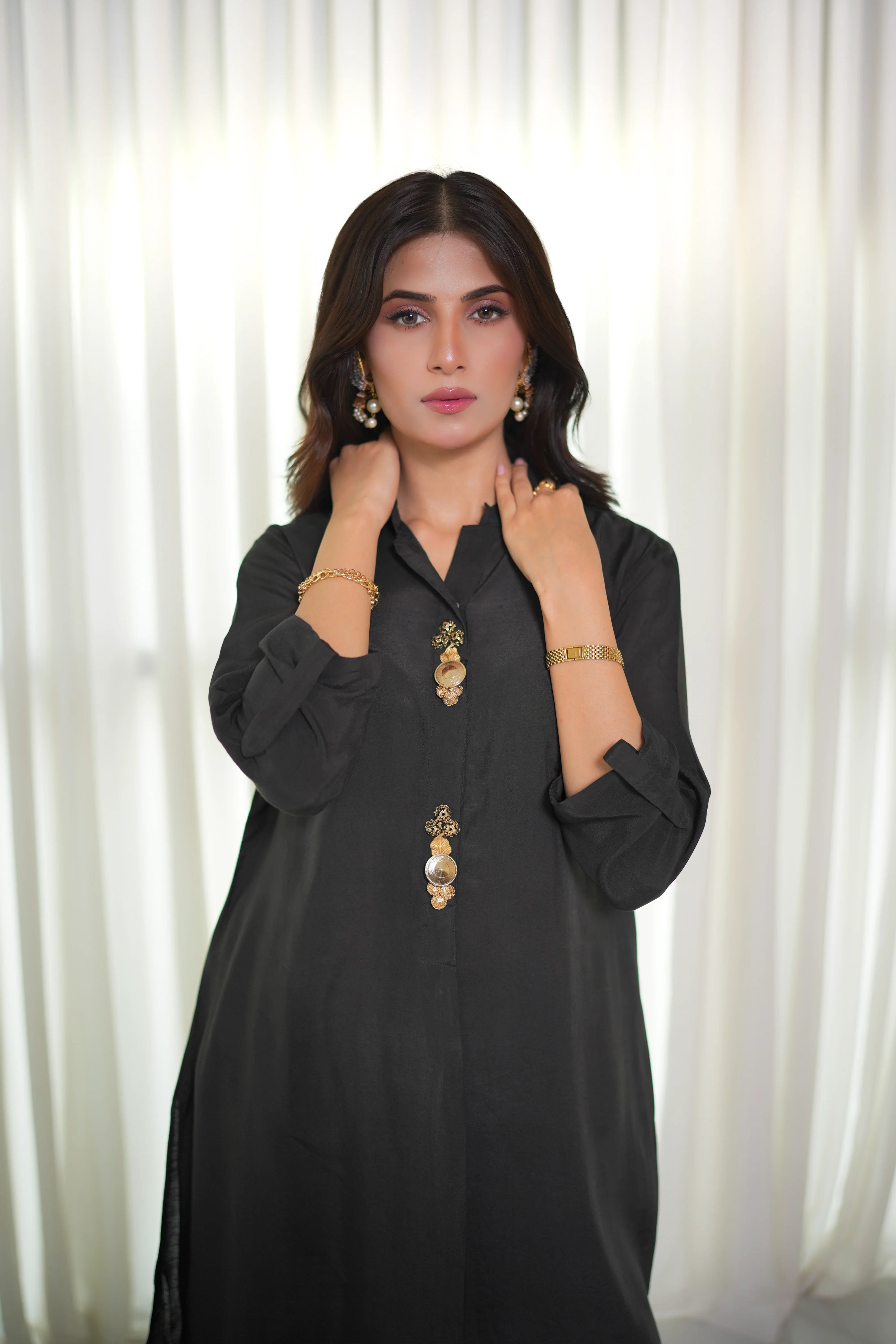girl posing in black maxi dress buraqstore with modern two piece styling