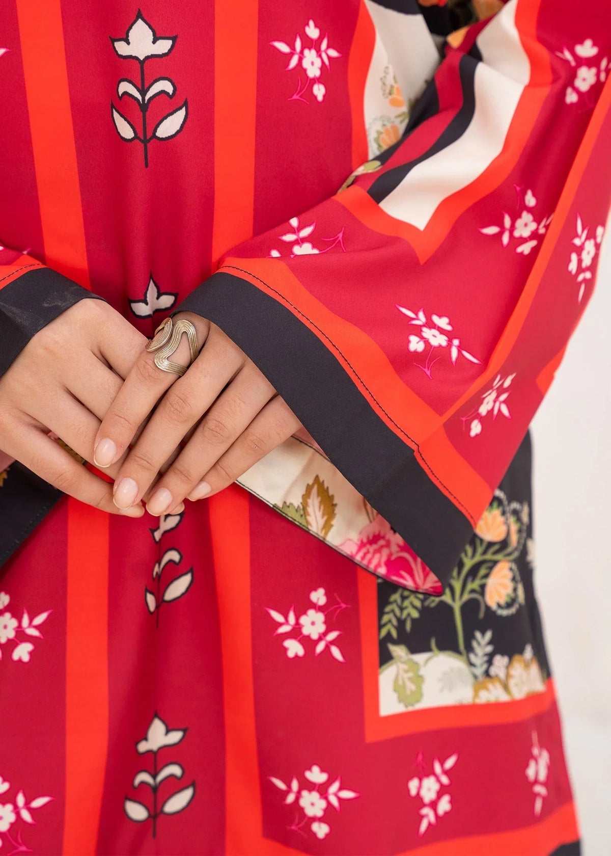 Women wearing red color dress, back view of the printed grip shirt and trouser, Buraqstore