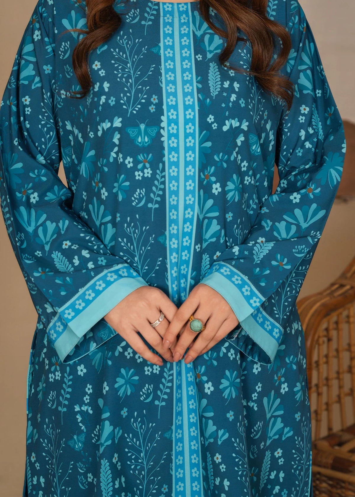Model wearing teal sea green color dress, side view showing the fit of the printed grip 2PC, Buraqstore