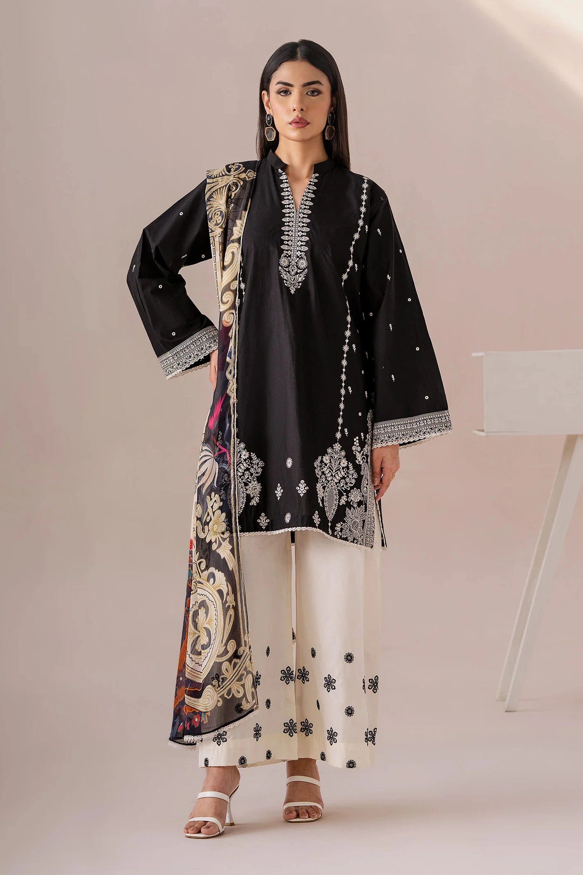 Embroidered Cotton Lawn 02 3-Pieces Set