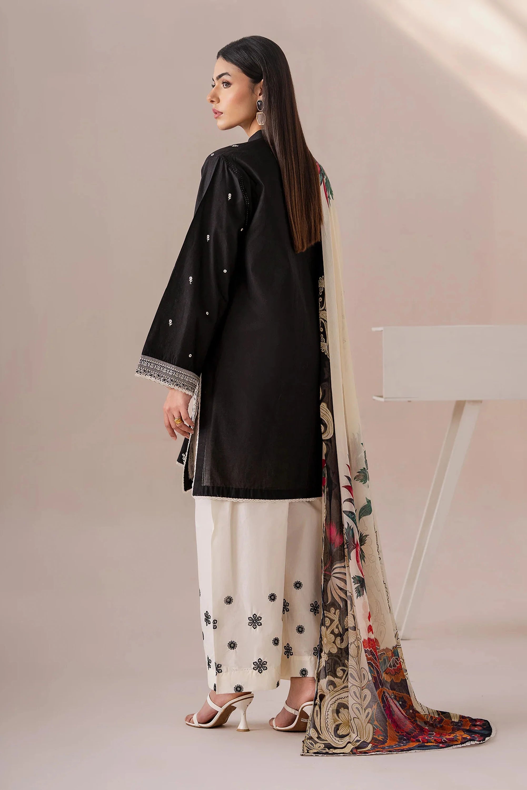 Embroidered Cotton Lawn 02 3-Pieces Set