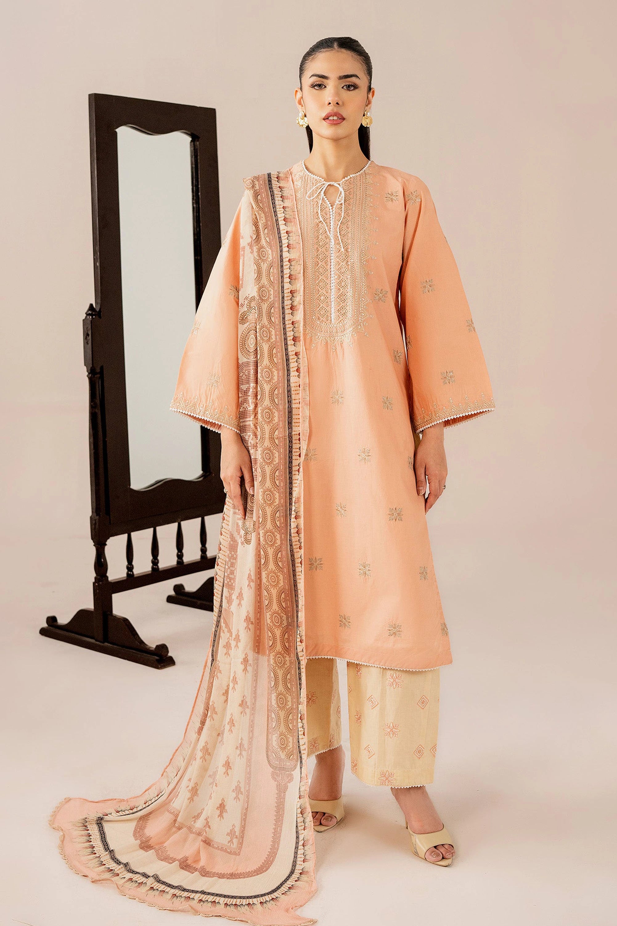 Embroidered Cotton Lawn 06 3-Pieces Set